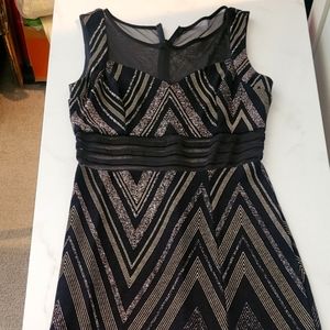 Black and gold long dresses for a party night